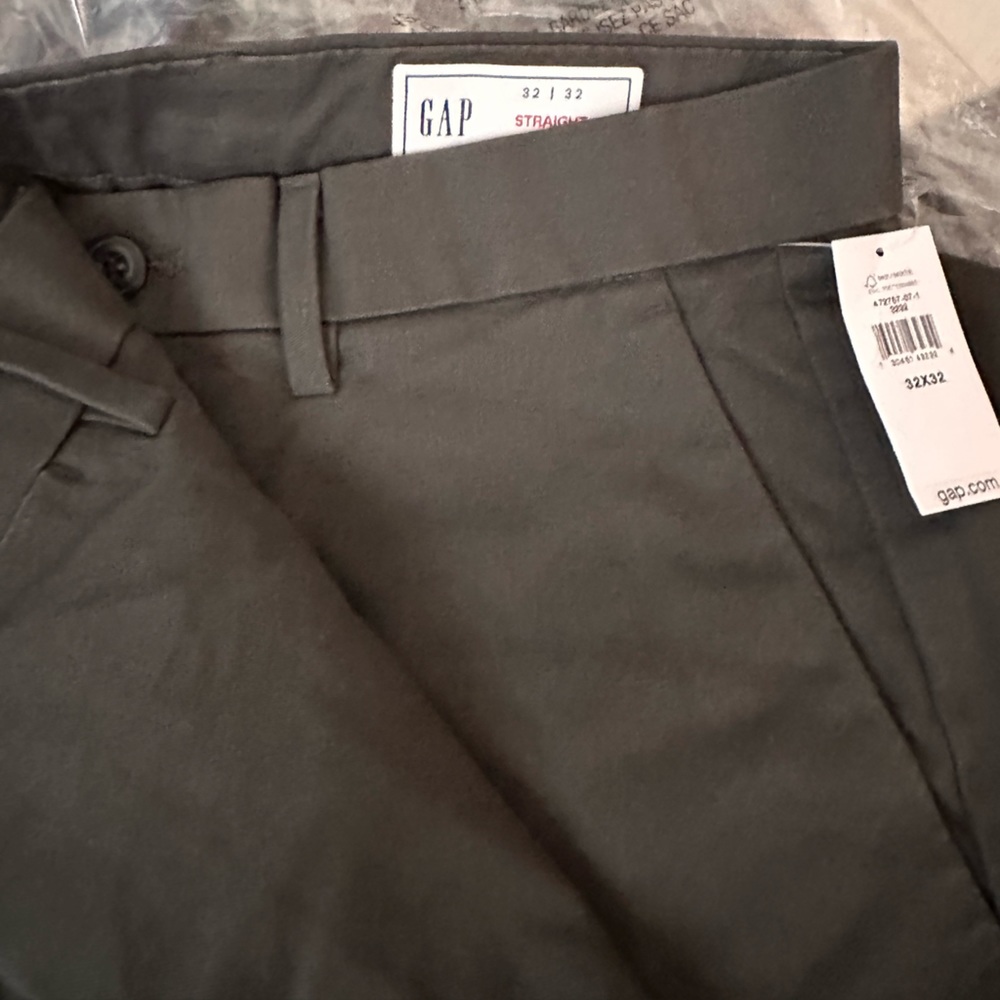 Gap twill khaki soft black. 32x32 men’s straight cut